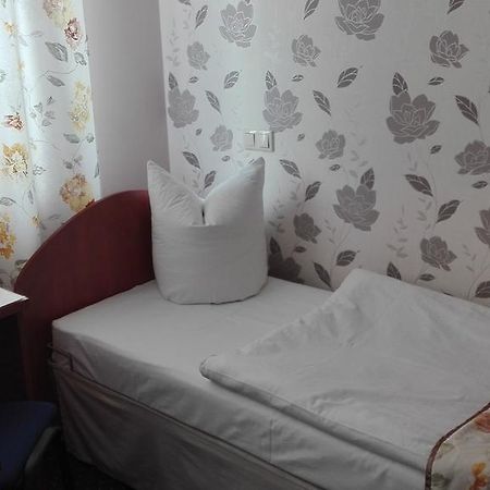 Hotel Artix à Zbąszynek Extérieur photo
