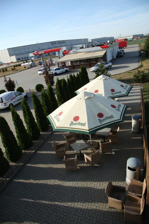 Hotel Artix à Zbąszynek Extérieur photo