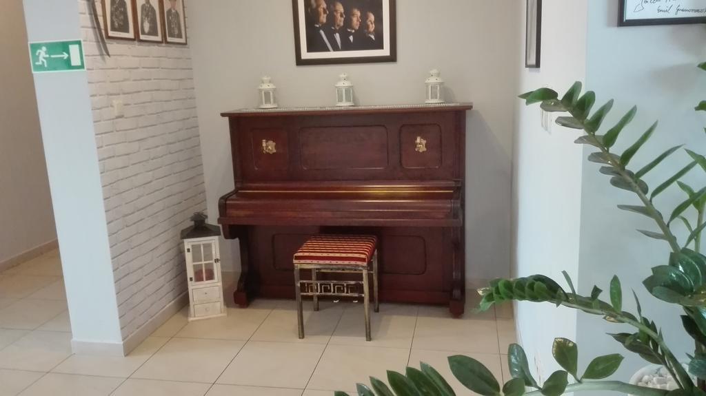Hotel Artix à Zbąszynek Extérieur photo
